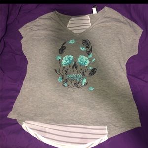 Gray Torrid Tee-Shirt